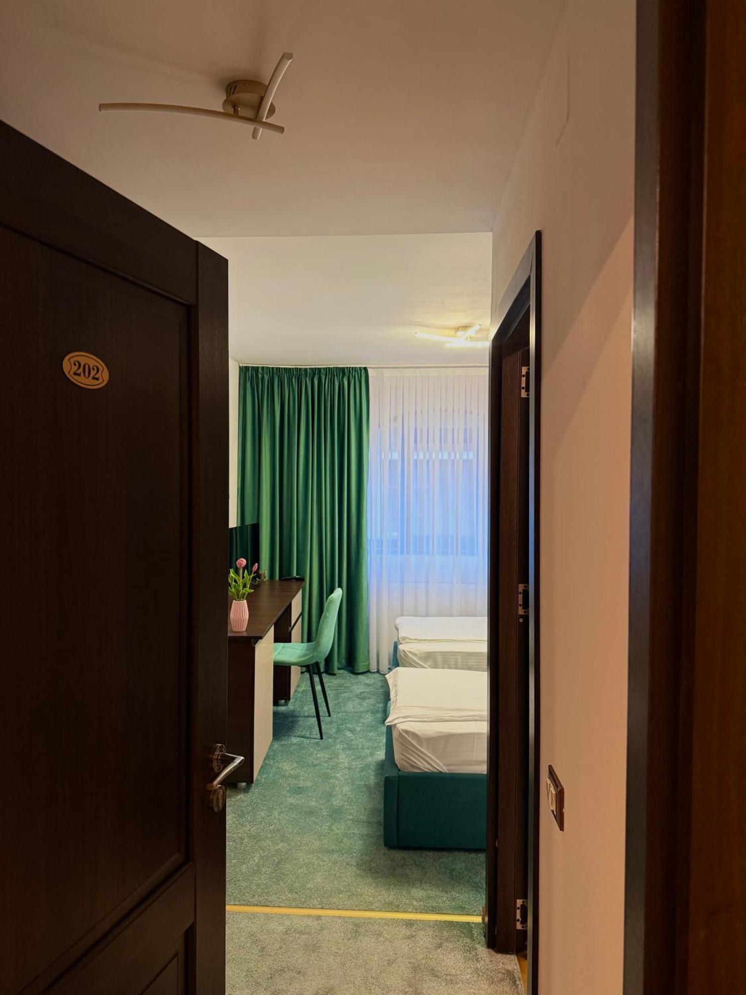 Hotel Palace Targu Jiu Ngoại thất bức ảnh