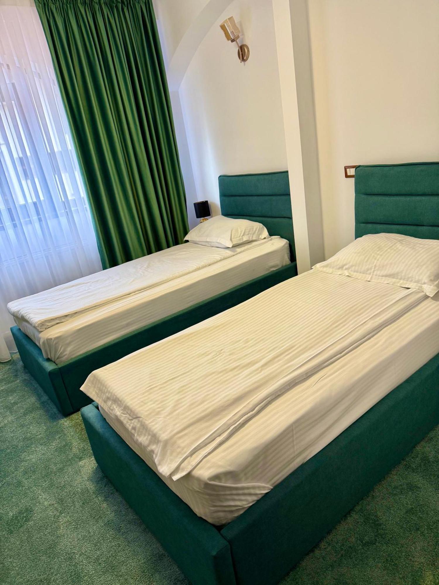 Hotel Palace Targu Jiu Ngoại thất bức ảnh