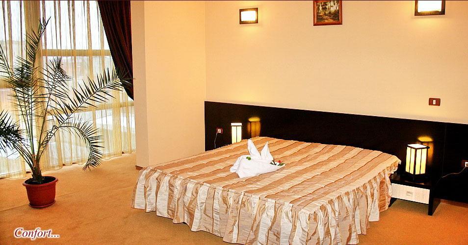 Hotel Palace Targu Jiu Phòng bức ảnh