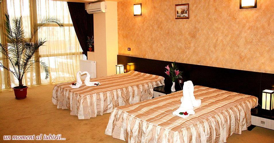 Hotel Palace Targu Jiu Phòng bức ảnh