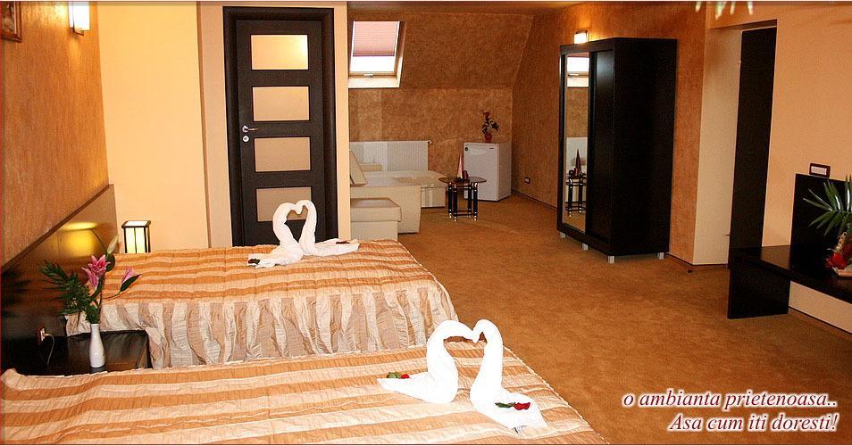 Hotel Palace Targu Jiu Phòng bức ảnh
