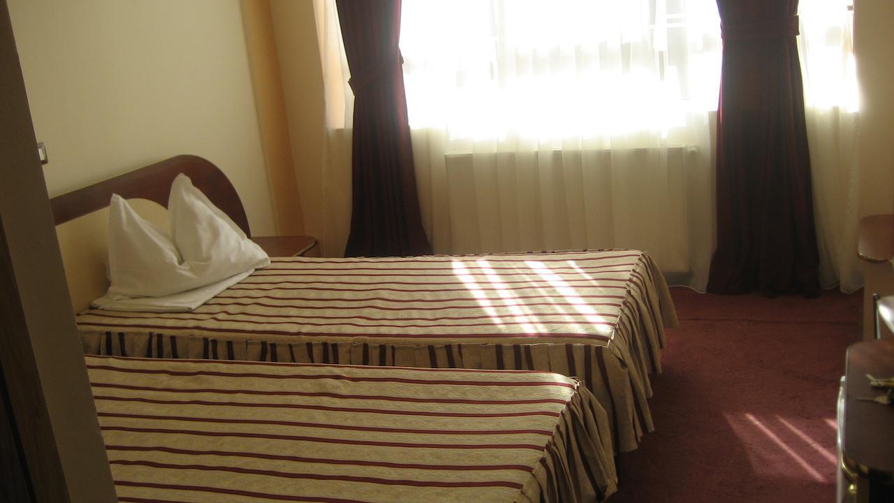 Hotel Palace Targu Jiu Phòng bức ảnh
