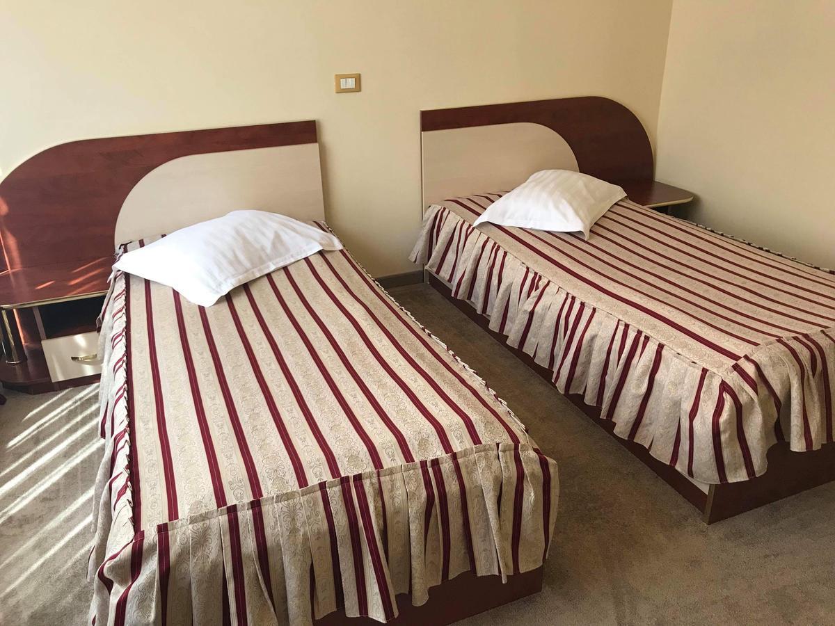Hotel Palace Targu Jiu Ngoại thất bức ảnh